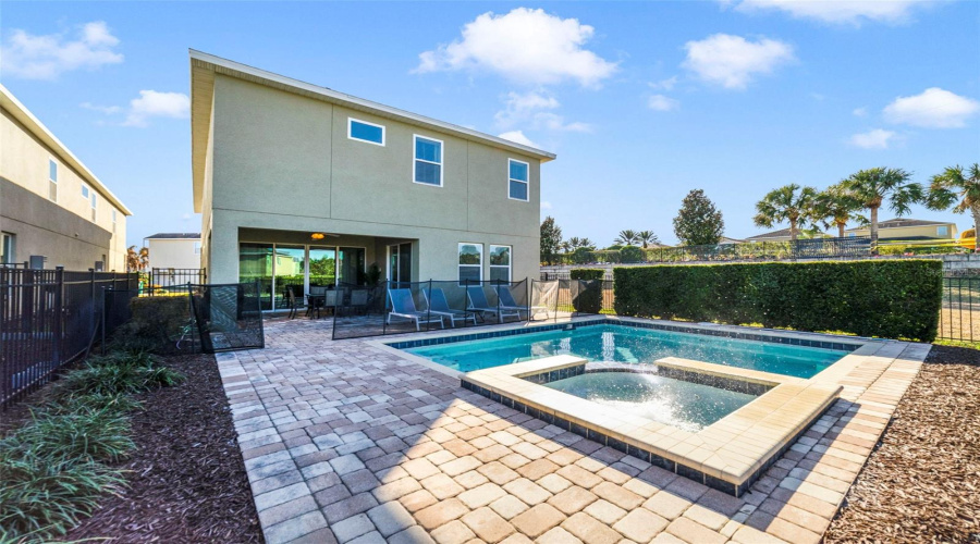 KISSIMMEE, Florida 34747, 6 Bedrooms Bedrooms, ,6 BathroomsBathrooms,Residential,For Sale,MINTON,0,MFRO6379374