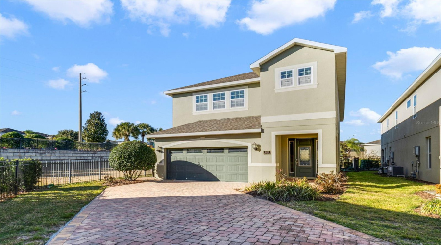 KISSIMMEE, Florida 34747, 6 Bedrooms Bedrooms, ,6 BathroomsBathrooms,Residential,For Sale,MINTON,0,MFRO6379374