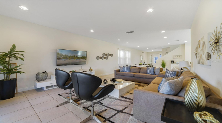 KISSIMMEE, Florida 34747, 6 Bedrooms Bedrooms, ,6 BathroomsBathrooms,Residential,For Sale,MINTON,0,MFRO6379374