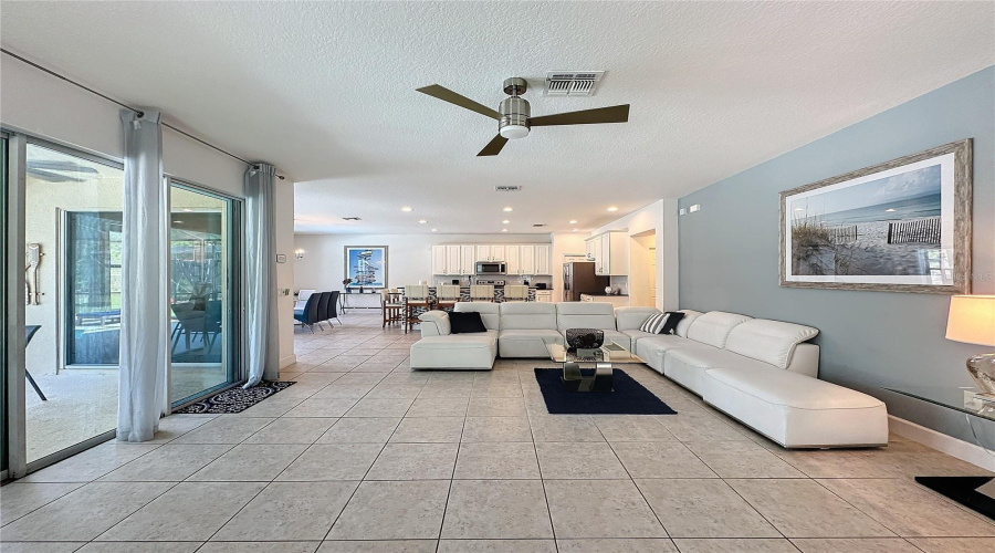 DAVENPORT, Florida 33837, 6 Bedrooms Bedrooms, ,5 BathroomsBathrooms,Residential,For Sale,ORANGE COSMOS,0,MFRS5140731