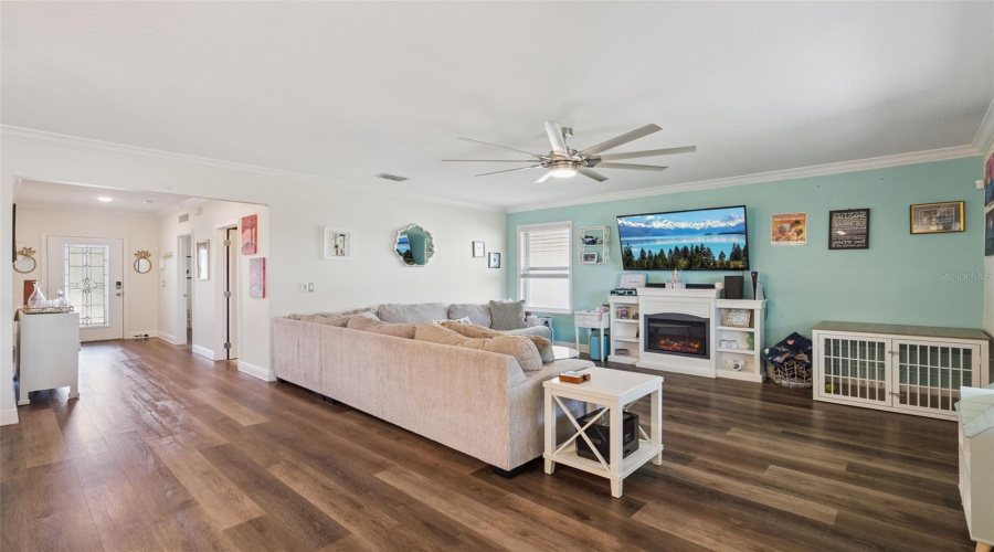 DAVENPORT, Florida 33837, 5 Bedrooms Bedrooms, ,3 BathroomsBathrooms,Residential,For Sale,OAK BLOSSOM,0,MFRO6377975