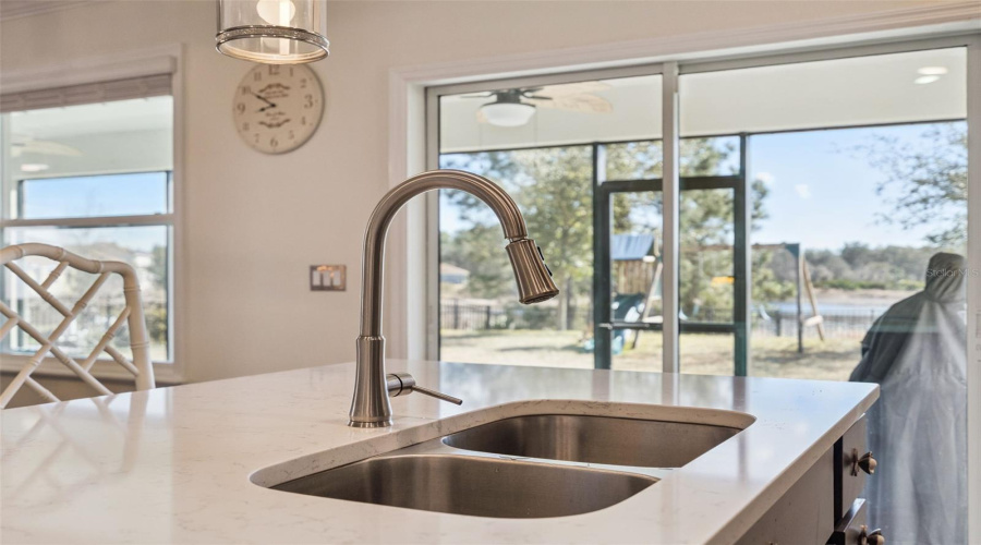 DAVENPORT, Florida 33837, 5 Bedrooms Bedrooms, ,3 BathroomsBathrooms,Residential,For Sale,OAK BLOSSOM,0,MFRO6377975