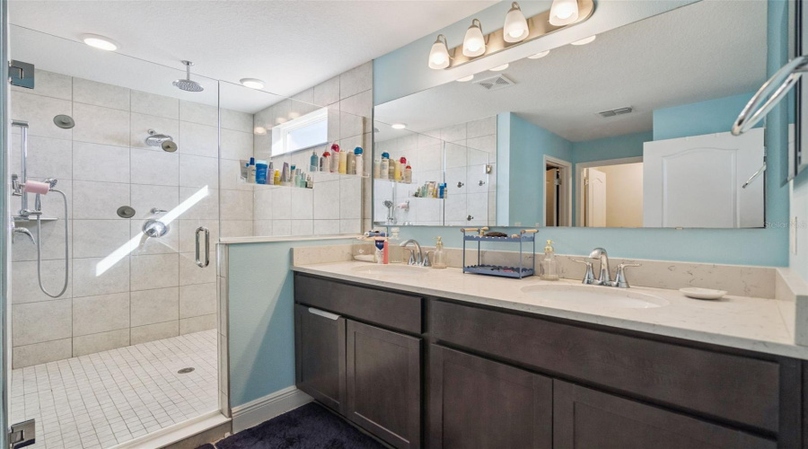 DAVENPORT, Florida 33837, 5 Bedrooms Bedrooms, ,3 BathroomsBathrooms,Residential,For Sale,OAK BLOSSOM,0,MFRO6377975