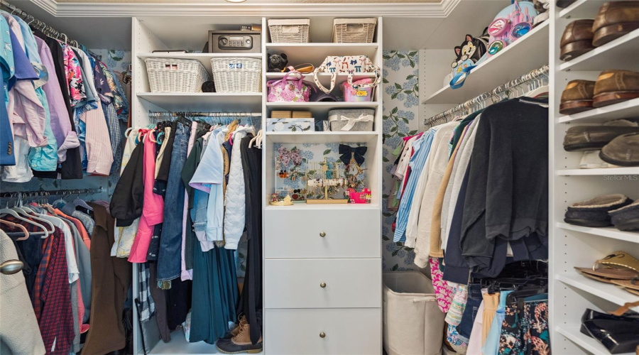 DAVENPORT, Florida 33837, 5 Bedrooms Bedrooms, ,3 BathroomsBathrooms,Residential,For Sale,OAK BLOSSOM,0,MFRO6377975