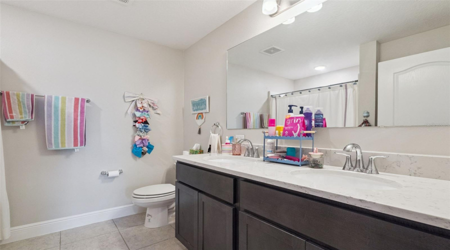 DAVENPORT, Florida 33837, 5 Bedrooms Bedrooms, ,3 BathroomsBathrooms,Residential,For Sale,OAK BLOSSOM,0,MFRO6377975