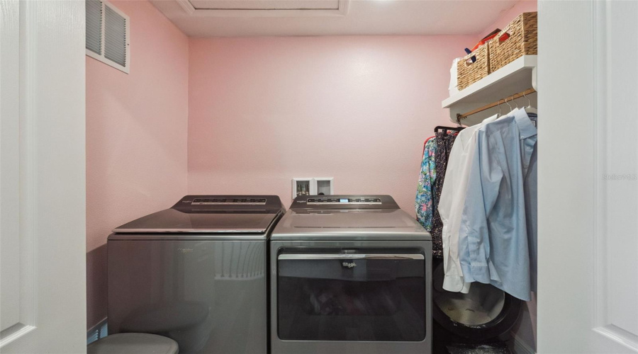 DAVENPORT, Florida 33837, 5 Bedrooms Bedrooms, ,3 BathroomsBathrooms,Residential,For Sale,OAK BLOSSOM,0,MFRO6377975