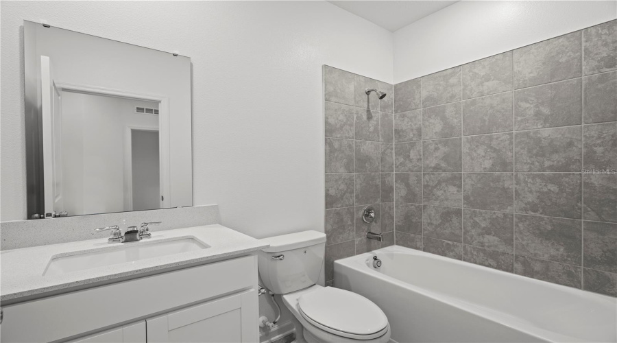 DAVENPORT, Florida 33837, 3 Bedrooms Bedrooms, ,2 BathroomsBathrooms,Residential,For Sale,LAURENT,0,MFRS5143046