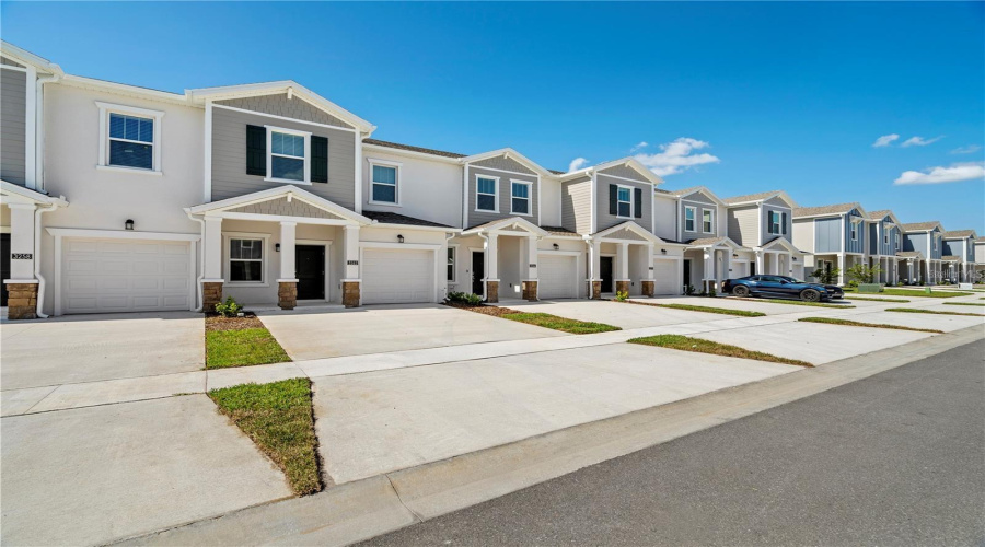 DAVENPORT, Florida 33837, 3 Bedrooms Bedrooms, ,2 BathroomsBathrooms,Residential,For Sale,LAURENT,0,MFRS5143046