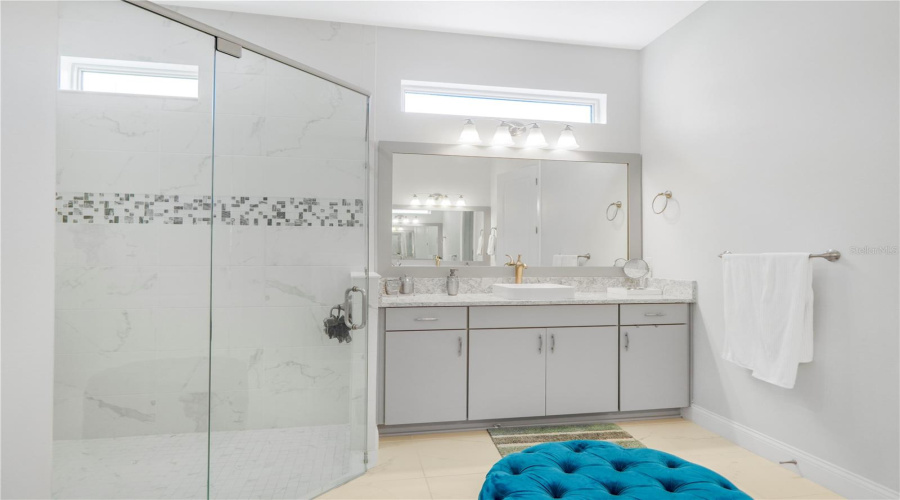 ORLANDO, Florida 32836, 5 Bedrooms Bedrooms, ,4 BathroomsBathrooms,Residential,For Sale,ROYAL CYPRESS,0,MFRO6352758