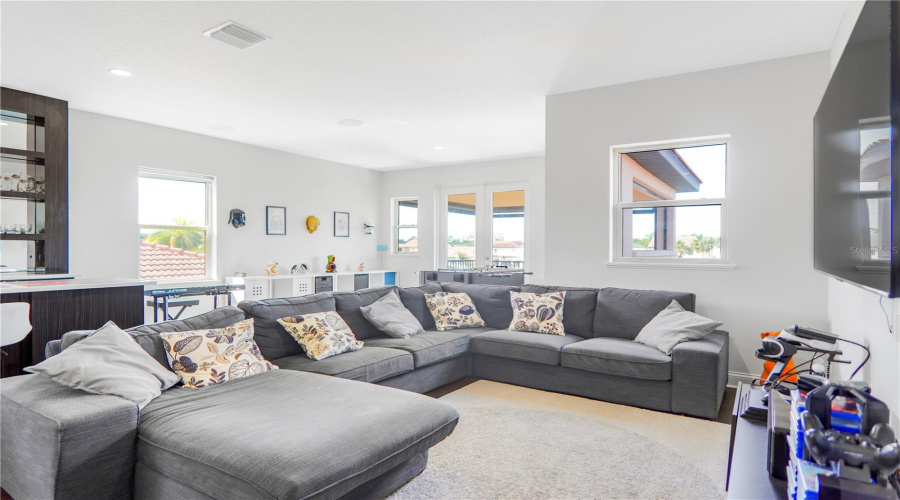 ORLANDO, Florida 32836, 5 Bedrooms Bedrooms, ,4 BathroomsBathrooms,Residential,For Sale,ROYAL CYPRESS,0,MFRO6352758