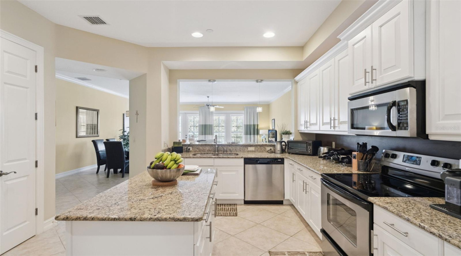 KISSIMMEE, Florida 34747, 3 Bedrooms Bedrooms, ,2 BathroomsBathrooms,Residential,For Sale,MULBERRY,0,MFRS5143219