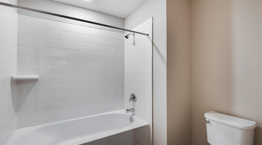 DAVENPORT, Florida 33837, 5 Bedrooms Bedrooms, ,3 BathroomsBathrooms,Residential,For Sale,ROLLING LAKE,0,MFRTB8473171