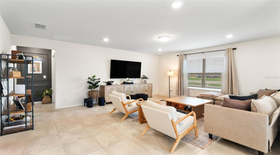 DAVENPORT, Florida 33837, 4 Bedrooms Bedrooms, ,2 BathroomsBathrooms,Residential,For Sale,SUGARWOOD,0,MFRO6249610