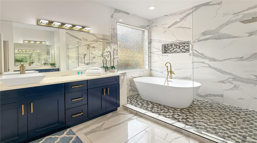 DAVENPORT, Florida 33897, 5 Bedrooms Bedrooms, ,3 BathroomsBathrooms,Residential,For Sale,ORISTA,0,MFRS5143256