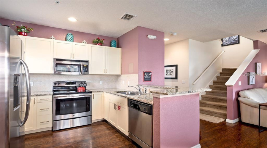 KISSIMMEE, Florida 34746, 4 Bedrooms Bedrooms, ,3 BathroomsBathrooms,Residential,For Sale,EDENSHIRE,0,MFRO6379785