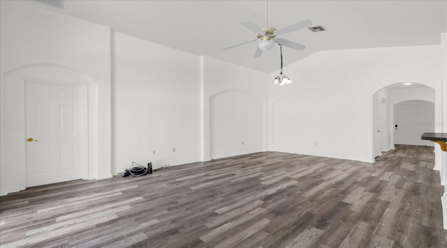 DAVENPORT, Florida 33896, 4 Bedrooms Bedrooms, ,3 BathroomsBathrooms,Residential,For Sale,KILDRUMMY,0,MFRO6380195