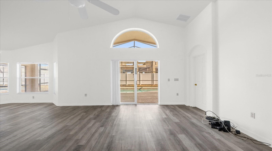 DAVENPORT, Florida 33896, 4 Bedrooms Bedrooms, ,3 BathroomsBathrooms,Residential,For Sale,KILDRUMMY,0,MFRO6380195