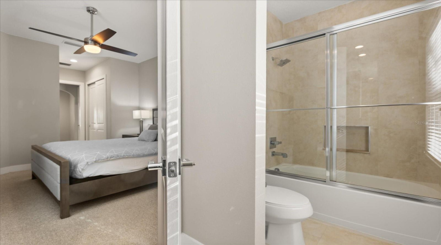 Bedroom and en-suite full bathroom