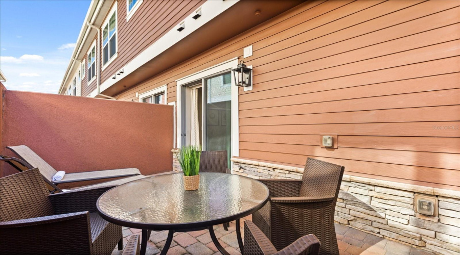 Enclosed patio for outdoor dining