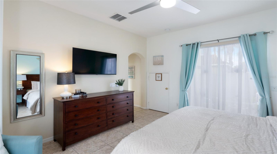 DAVENPORT, Florida 33897, 5 Bedrooms Bedrooms, ,3 BathroomsBathrooms,Residential,For Sale,BRUNELLO,0,MFRO6380057