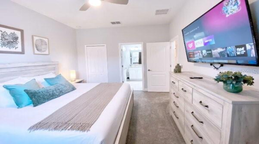 DAVENPORT, Florida 33896, 9 Bedrooms Bedrooms, ,5 BathroomsBathrooms,Residential,For Sale,ROLLING FAIRWAY,0,MFRS5143019