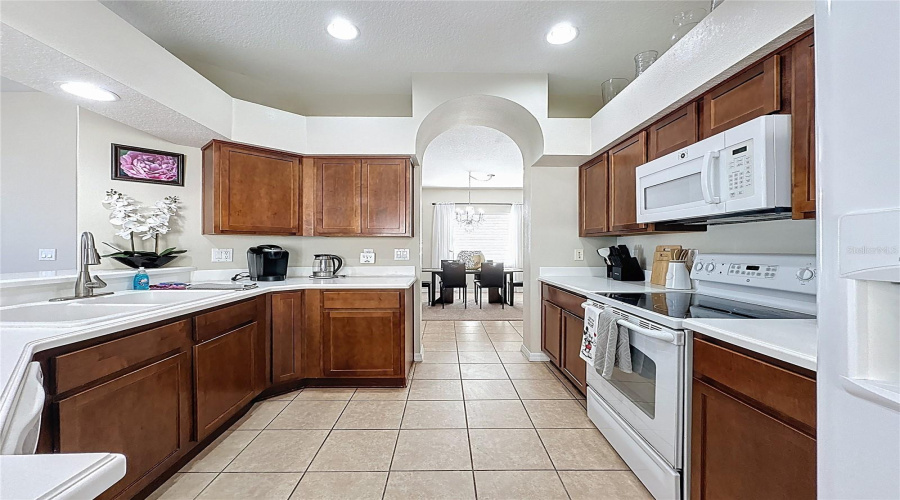 DAVENPORT, Florida 33896, 5 Bedrooms Bedrooms, ,3 BathroomsBathrooms,Residential,For Sale,SUSSEX,0,MFRS5142905