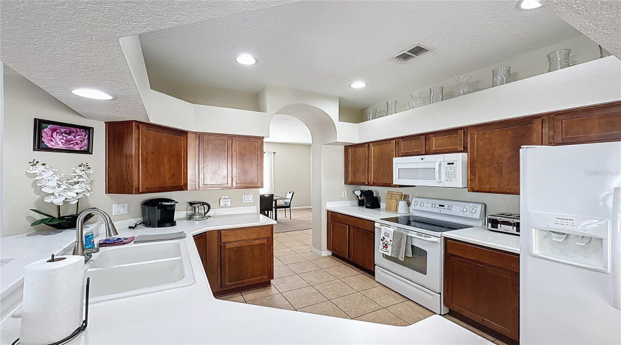 DAVENPORT, Florida 33896, 5 Bedrooms Bedrooms, ,3 BathroomsBathrooms,Residential,For Sale,SUSSEX,0,MFRS5142905