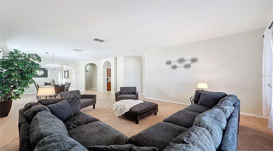 DAVENPORT, Florida 33896, 5 Bedrooms Bedrooms, ,3 BathroomsBathrooms,Residential,For Sale,SUSSEX,0,MFRS5142905