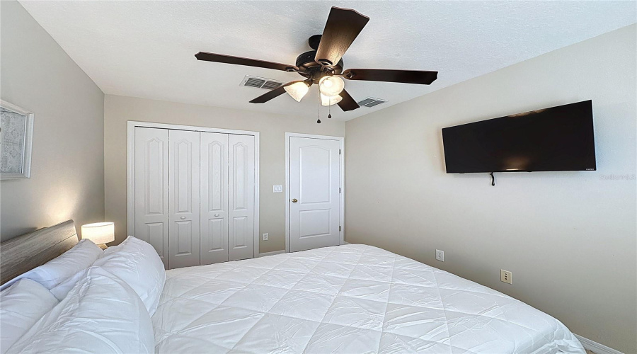 DAVENPORT, Florida 33896, 5 Bedrooms Bedrooms, ,3 BathroomsBathrooms,Residential,For Sale,SUSSEX,0,MFRS5142905