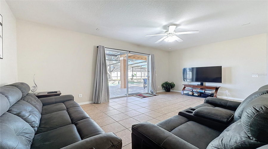 DAVENPORT, Florida 33896, 5 Bedrooms Bedrooms, ,3 BathroomsBathrooms,Residential,For Sale,SUSSEX,0,MFRS5142905