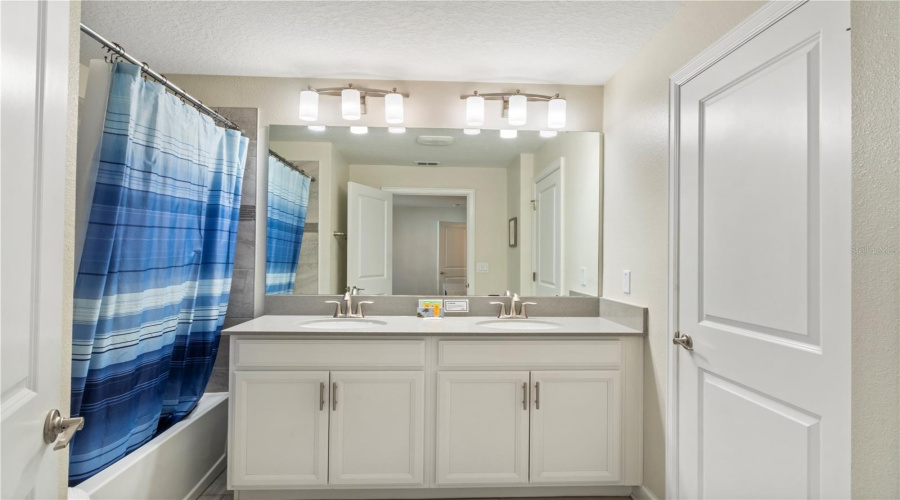 KISSIMMEE, Florida 34746, 4 Bedrooms Bedrooms, ,3 BathroomsBathrooms,Residential,For Sale,WINDERMERE,0,MFRO6379770