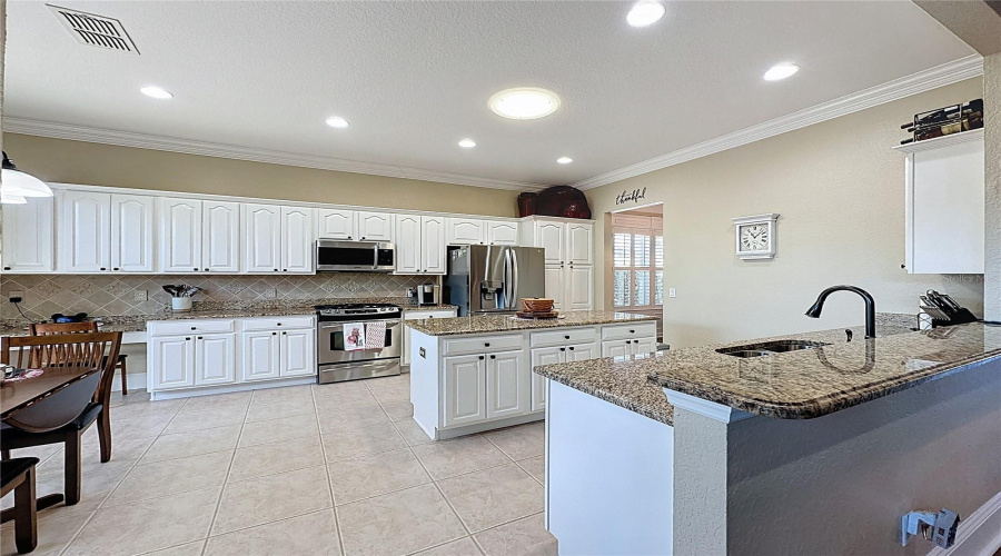 DAVENPORT, Florida 33837, 3 Bedrooms Bedrooms, ,2 BathroomsBathrooms,Residential,For Sale,ARENA,0,MFRS5141849