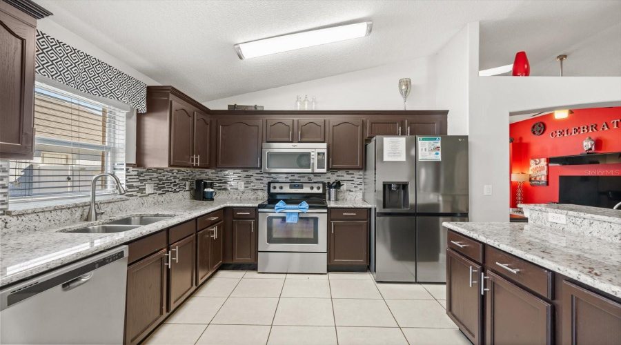 KISSIMMEE, Florida 34747, 5 Bedrooms Bedrooms, ,4 BathroomsBathrooms,Residential,For Sale,SANTEE,0,MFRO6378526