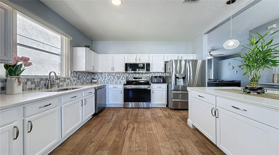 DAVENPORT, Florida 33897, 4 Bedrooms Bedrooms, ,3 BathroomsBathrooms,Residential,For Sale,TUPELO,0,MFRS5142937