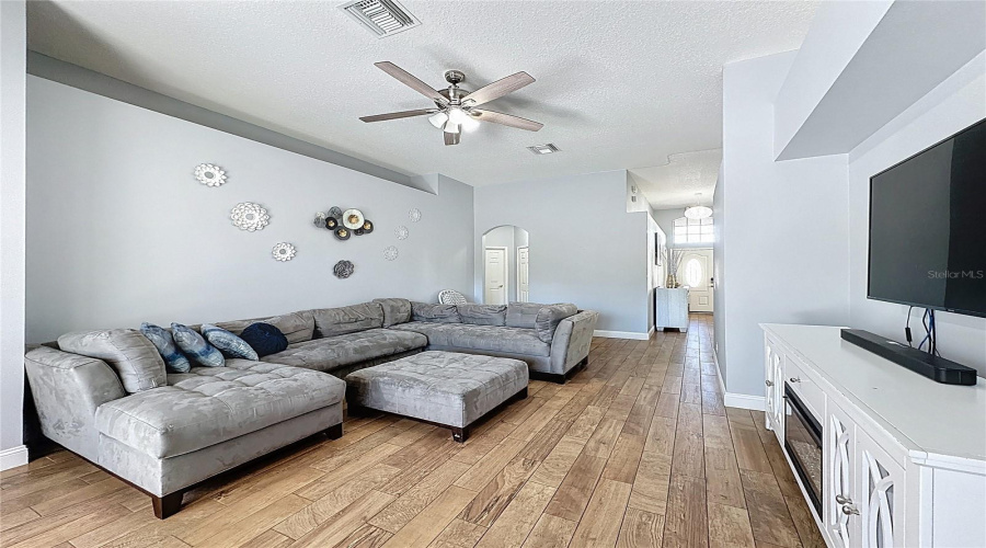 DAVENPORT, Florida 33897, 4 Bedrooms Bedrooms, ,3 BathroomsBathrooms,Residential,For Sale,TUPELO,0,MFRS5142937