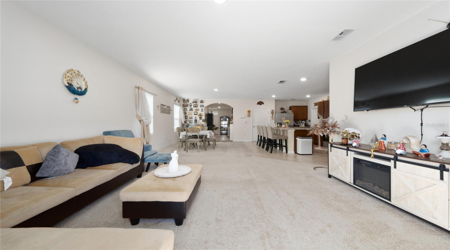 DAVENPORT, Florida 33837, 5 Bedrooms Bedrooms, ,3 BathroomsBathrooms,Residential,For Sale,GINA,0,MFRS5143210