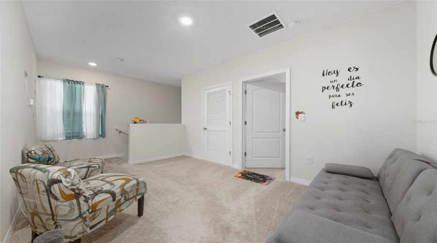 DAVENPORT, Florida 33837, 5 Bedrooms Bedrooms, ,3 BathroomsBathrooms,Residential,For Sale,GINA,0,MFRS5143210