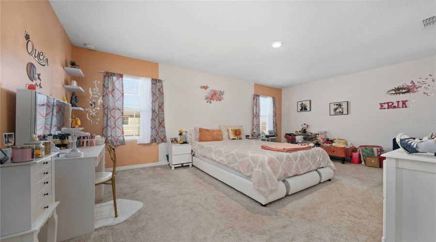 DAVENPORT, Florida 33837, 5 Bedrooms Bedrooms, ,3 BathroomsBathrooms,Residential,For Sale,GINA,0,MFRS5143210