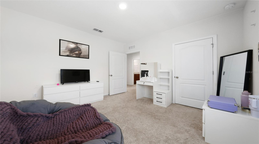 DAVENPORT, Florida 33837, 5 Bedrooms Bedrooms, ,3 BathroomsBathrooms,Residential,For Sale,GINA,0,MFRS5143210