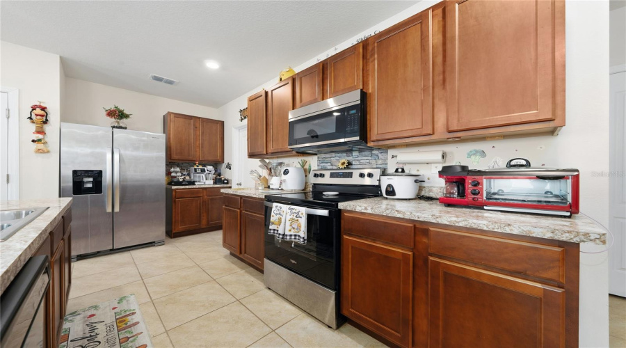 DAVENPORT, Florida 33837, 5 Bedrooms Bedrooms, ,3 BathroomsBathrooms,Residential,For Sale,GINA,0,MFRS5143210