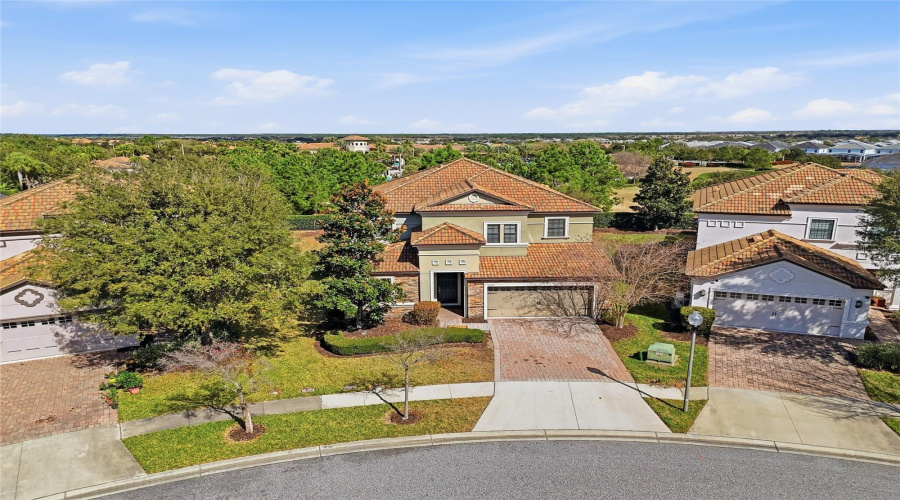 DAVENPORT, Florida 33896, 7 Bedrooms Bedrooms, ,5 BathroomsBathrooms,Residential,For Sale,SHADOW MOUNTAIN,0,MFRO6379163