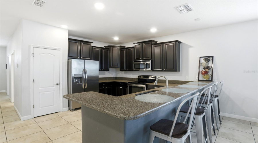 DAVENPORT, Florida 33896, 7 Bedrooms Bedrooms, ,5 BathroomsBathrooms,Residential,For Sale,SHADOW MOUNTAIN,0,MFRO6379163