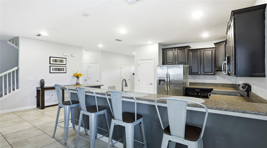 DAVENPORT, Florida 33896, 7 Bedrooms Bedrooms, ,5 BathroomsBathrooms,Residential,For Sale,SHADOW MOUNTAIN,0,MFRO6379163