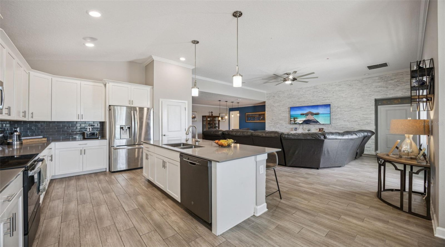 DAVENPORT, Florida 33896, 4 Bedrooms Bedrooms, ,3 BathroomsBathrooms,Residential,For Sale,CROQUET,0,MFRS5143283