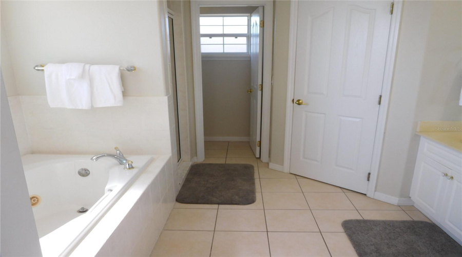 DAVENPORT, Florida 33897, 5 Bedrooms Bedrooms, ,5 BathroomsBathrooms,Residential,For Sale,VISTA,0,MFRS5143359