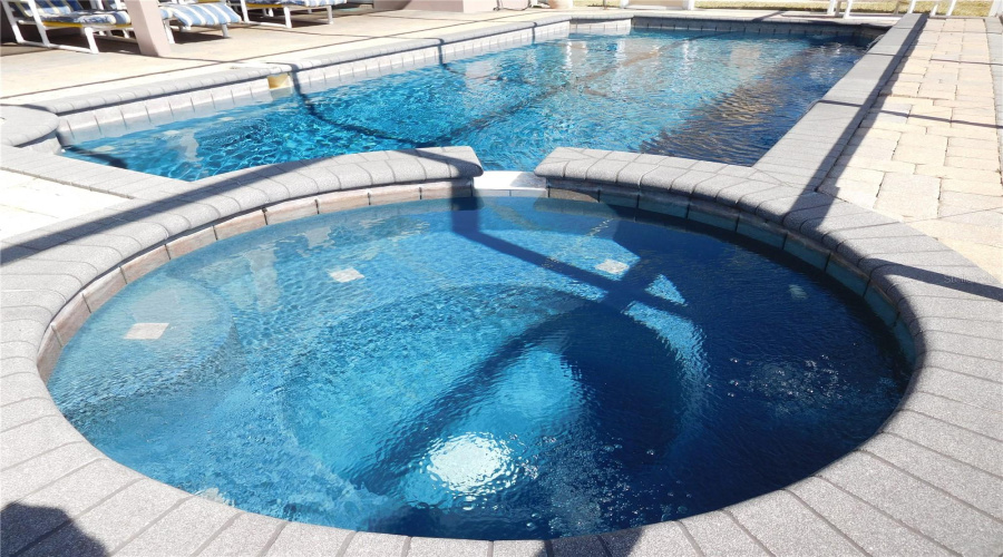 DAVENPORT, Florida 33897, 5 Bedrooms Bedrooms, ,5 BathroomsBathrooms,Residential,For Sale,VISTA,0,MFRS5143359