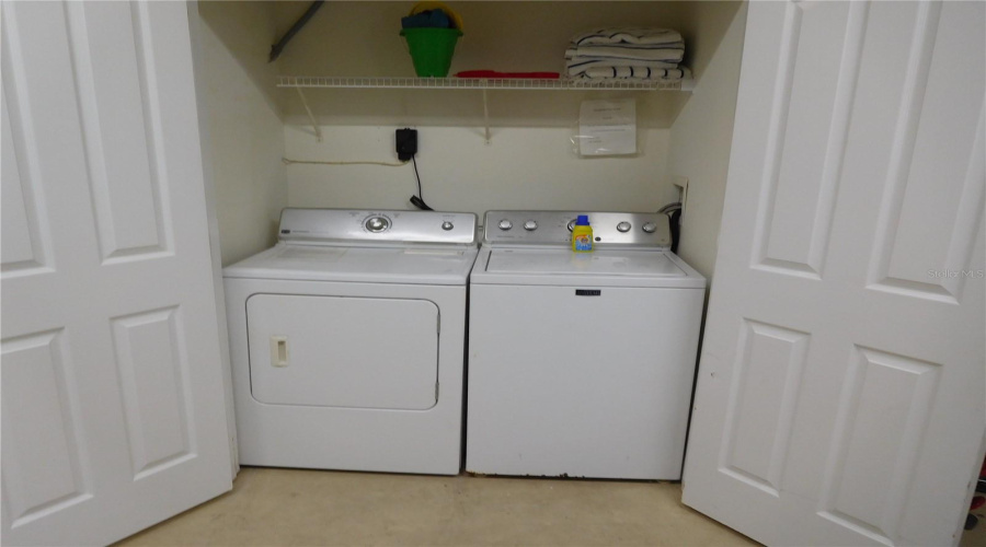 DAVENPORT, Florida 33897, 5 Bedrooms Bedrooms, ,5 BathroomsBathrooms,Residential,For Sale,VISTA,0,MFRS5143359