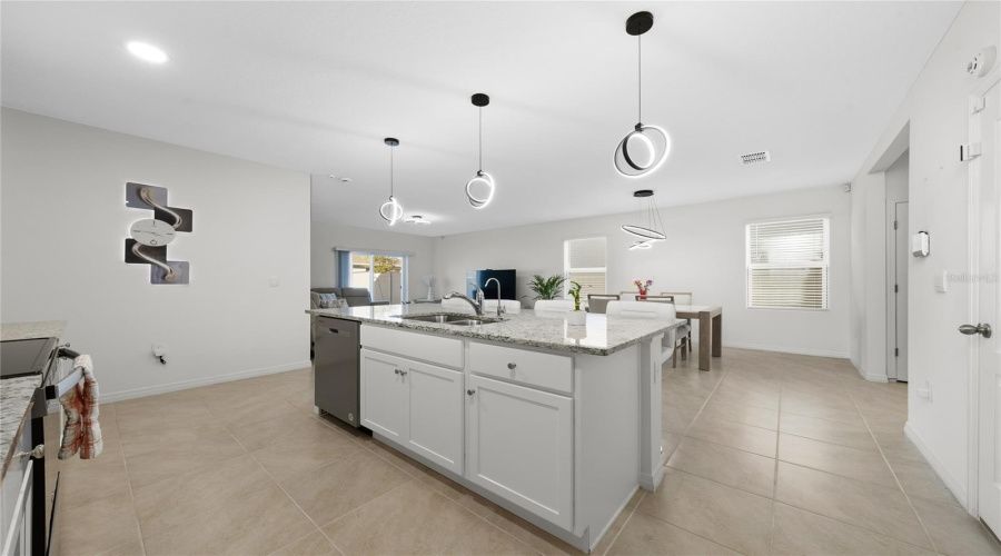 DAVENPORT, Florida 33837, 5 Bedrooms Bedrooms, ,3 BathroomsBathrooms,Residential,For Sale,MOULIN,0,MFRO6380628