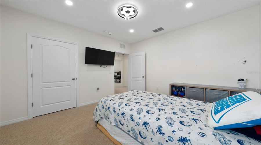 DAVENPORT, Florida 33837, 5 Bedrooms Bedrooms, ,3 BathroomsBathrooms,Residential,For Sale,MOULIN,0,MFRO6380628