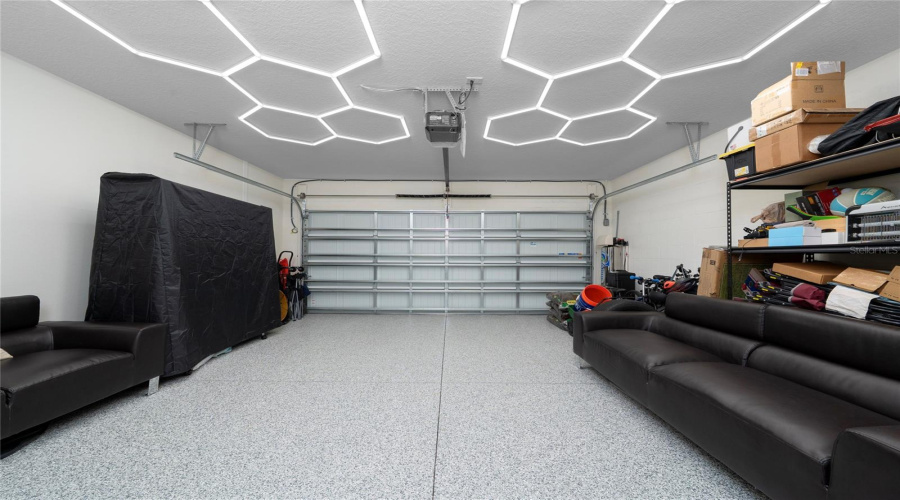 DAVENPORT, Florida 33837, 5 Bedrooms Bedrooms, ,3 BathroomsBathrooms,Residential,For Sale,MOULIN,0,MFRO6380628